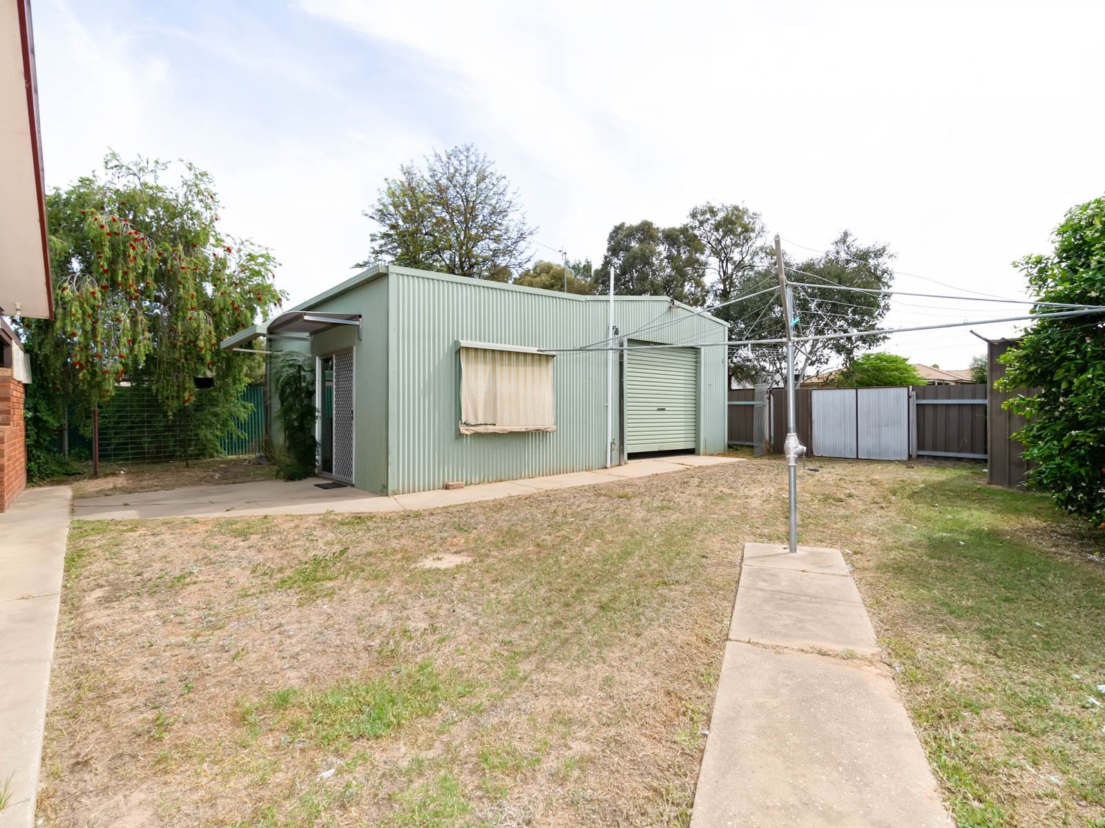 16 Pinaroo Drive GLENFIELD PARK 9