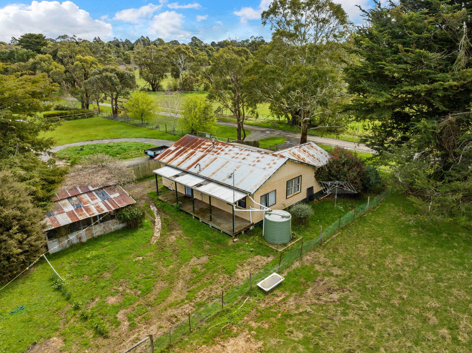 Real Estate and Property in 16 Plants Lane, Woodend, VIC