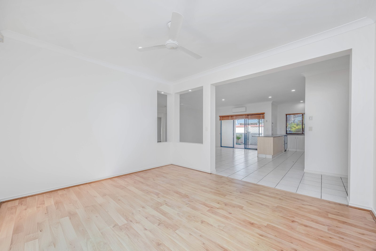 16 Ranier Crescent VARSITY LAKES 6