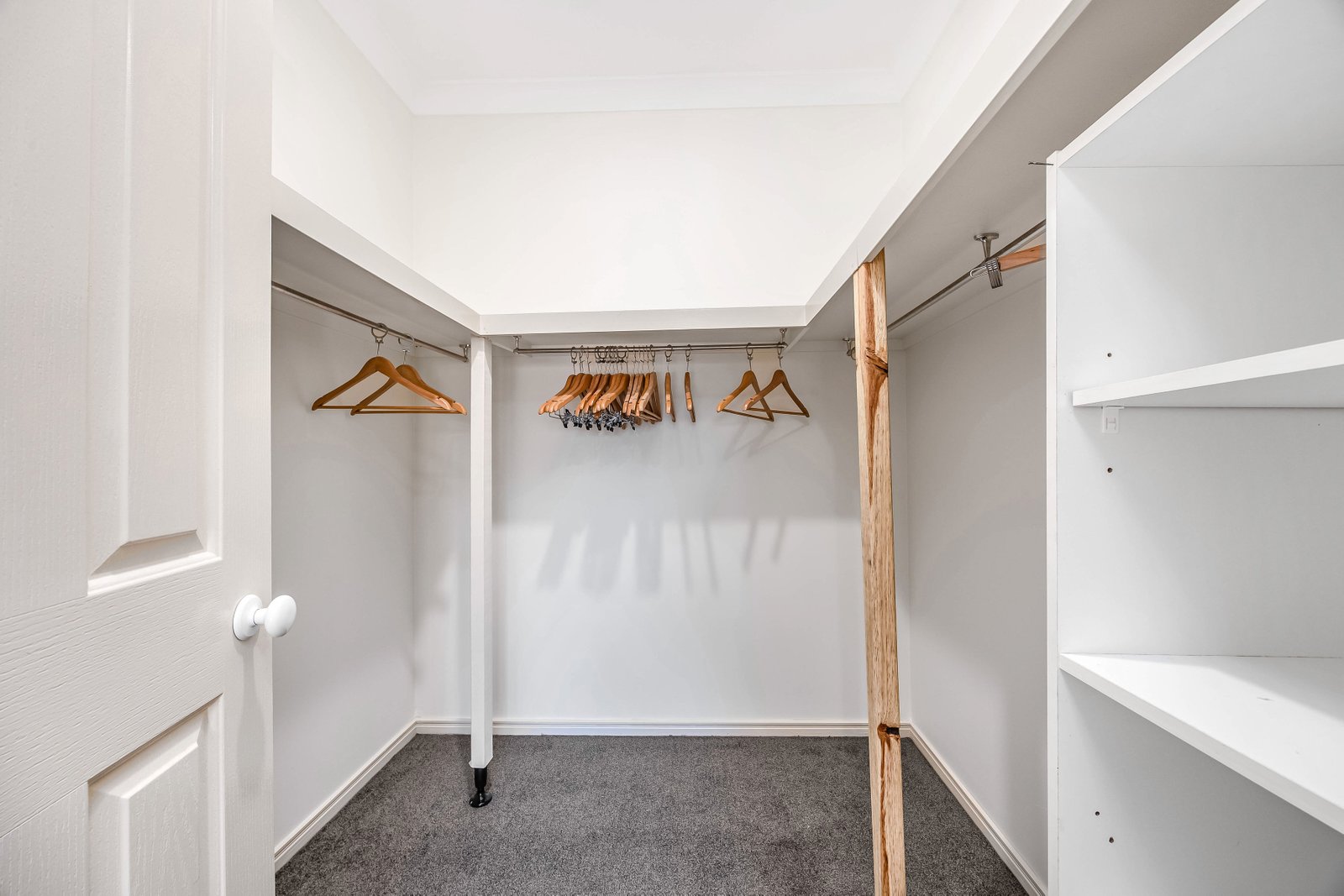 16 Ranier Crescent VARSITY LAKES 12