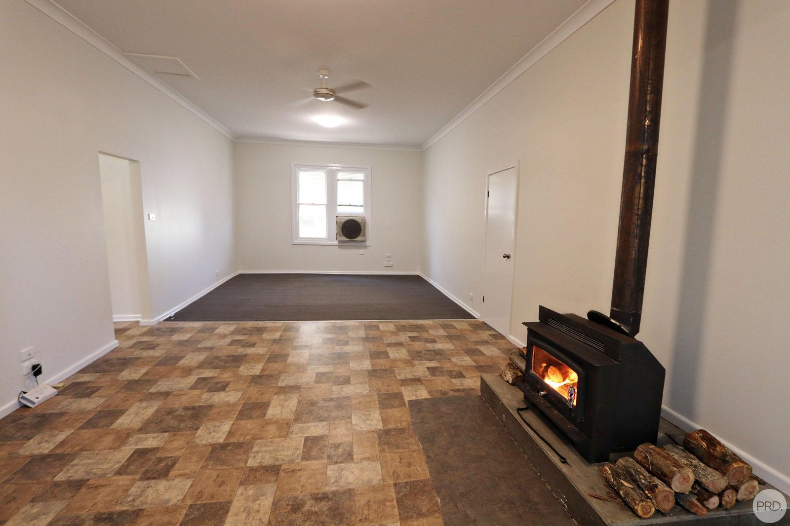 16 Regent Street TUMBARUMBA 3