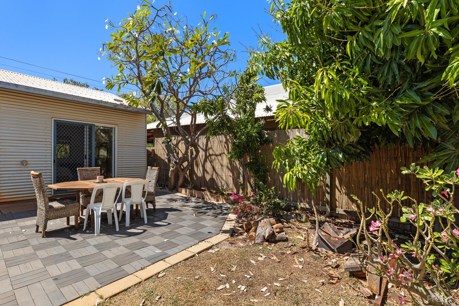 16 Reid Road CABLE BEACH 21