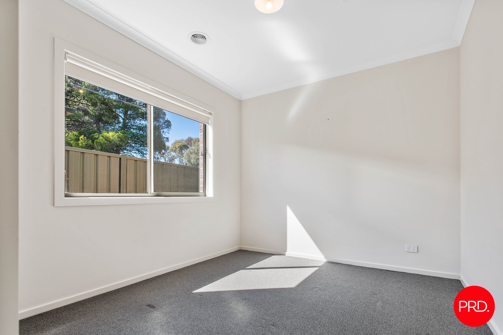 16 Rheola Drive WHITE HILLS 8