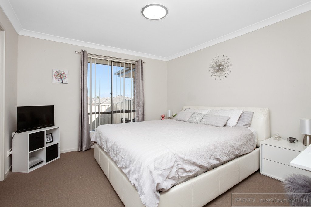 16 Riley James Drive RAWORTH 8