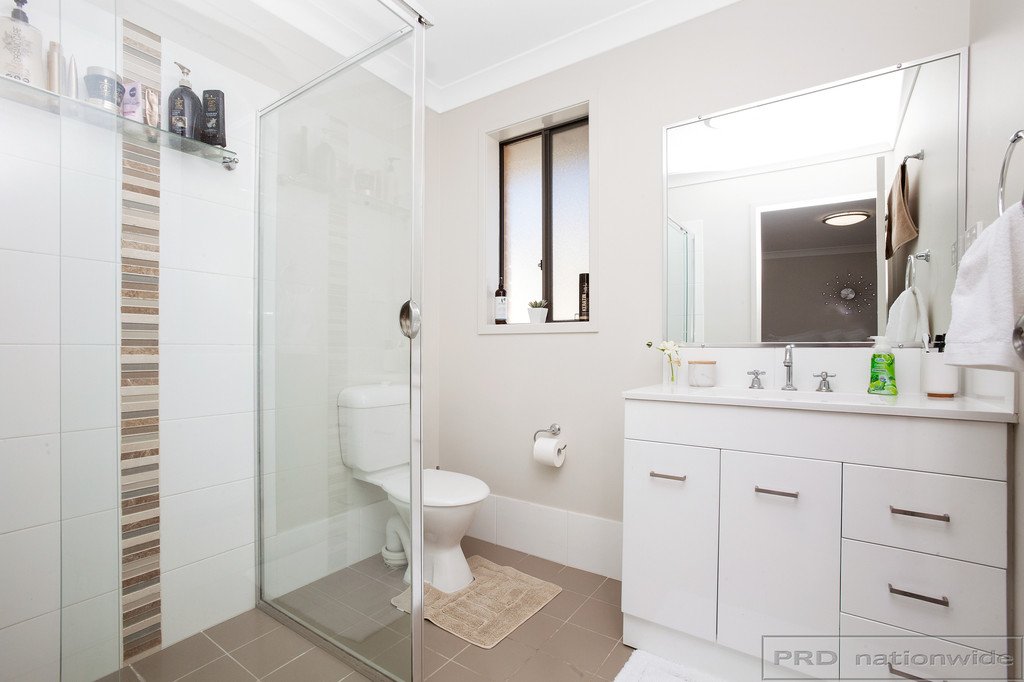 16 Riley James Drive RAWORTH 12