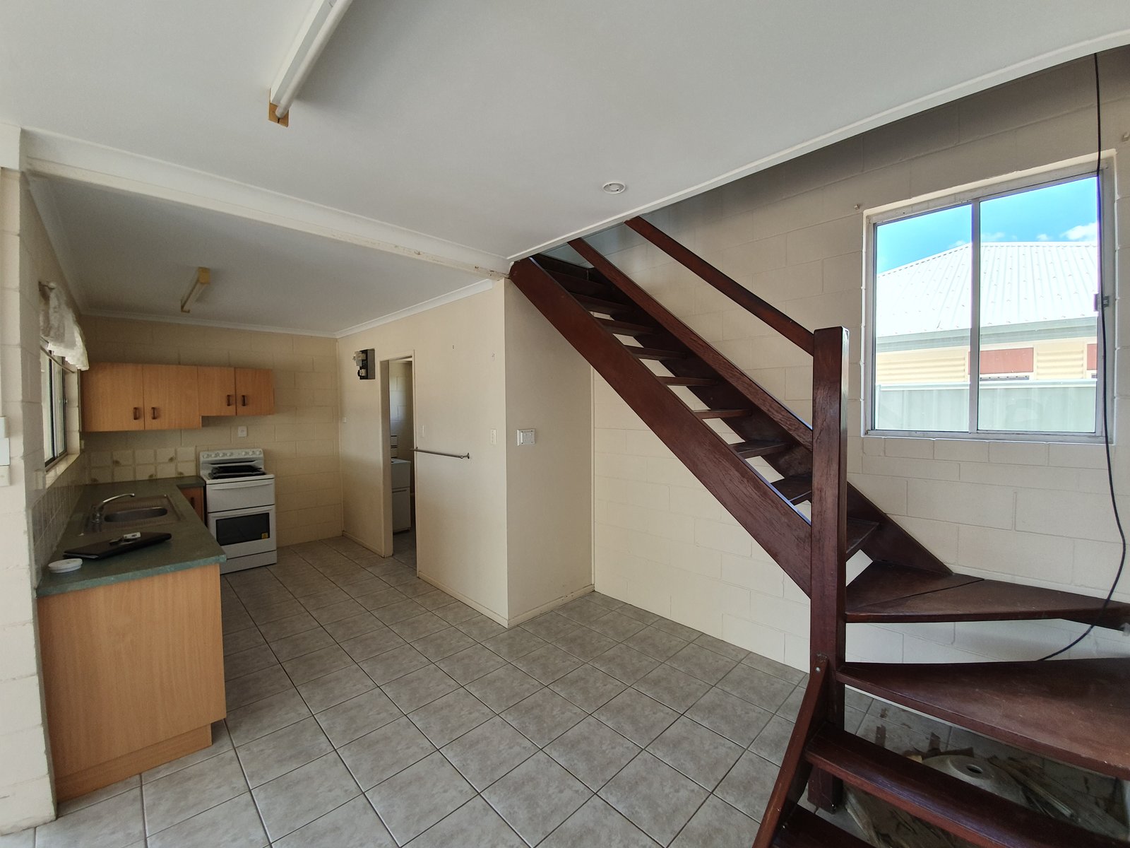 1/6 Robert Street PROSERPINE 5