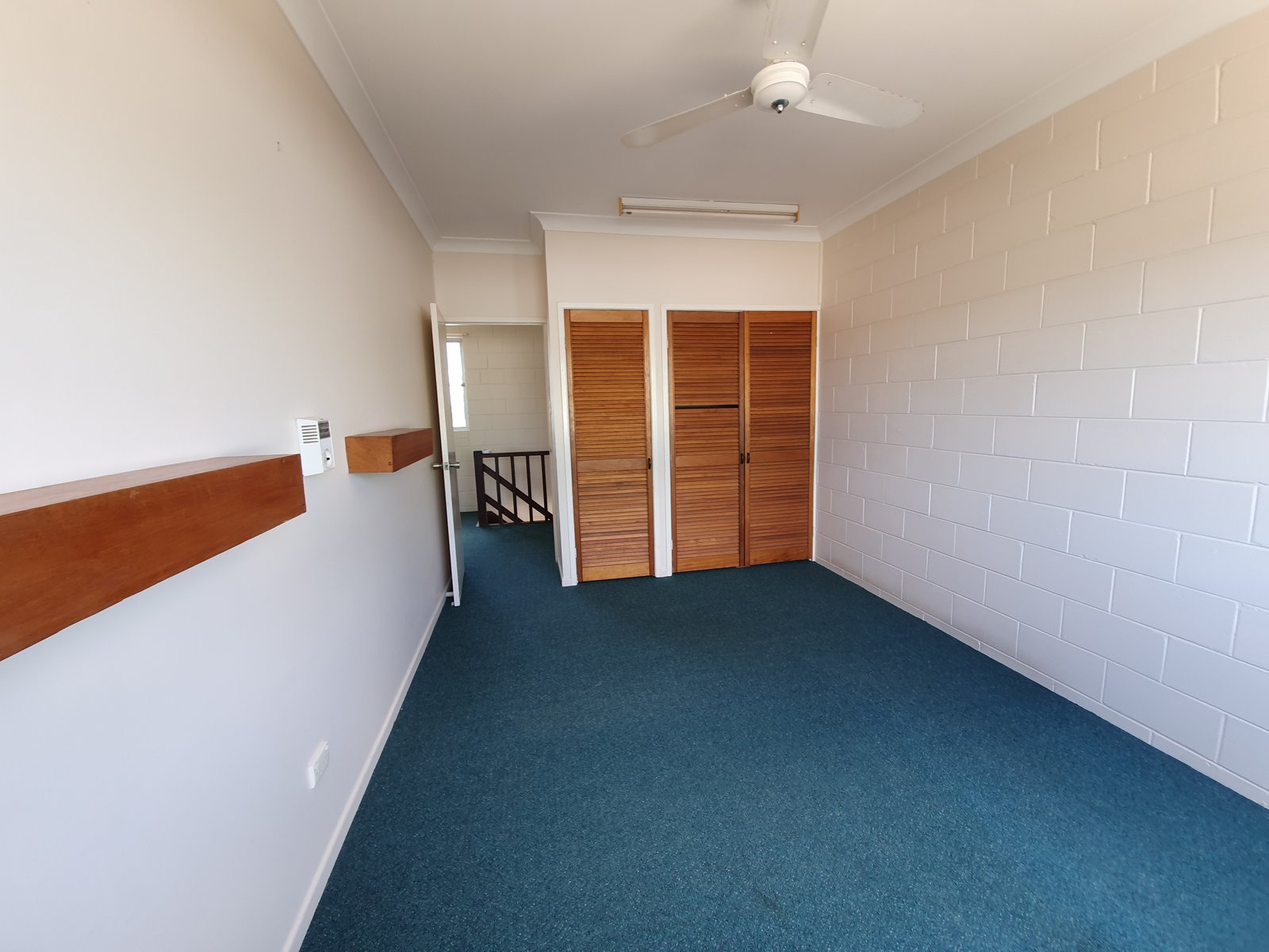 1/6 Robert Street PROSERPINE 6