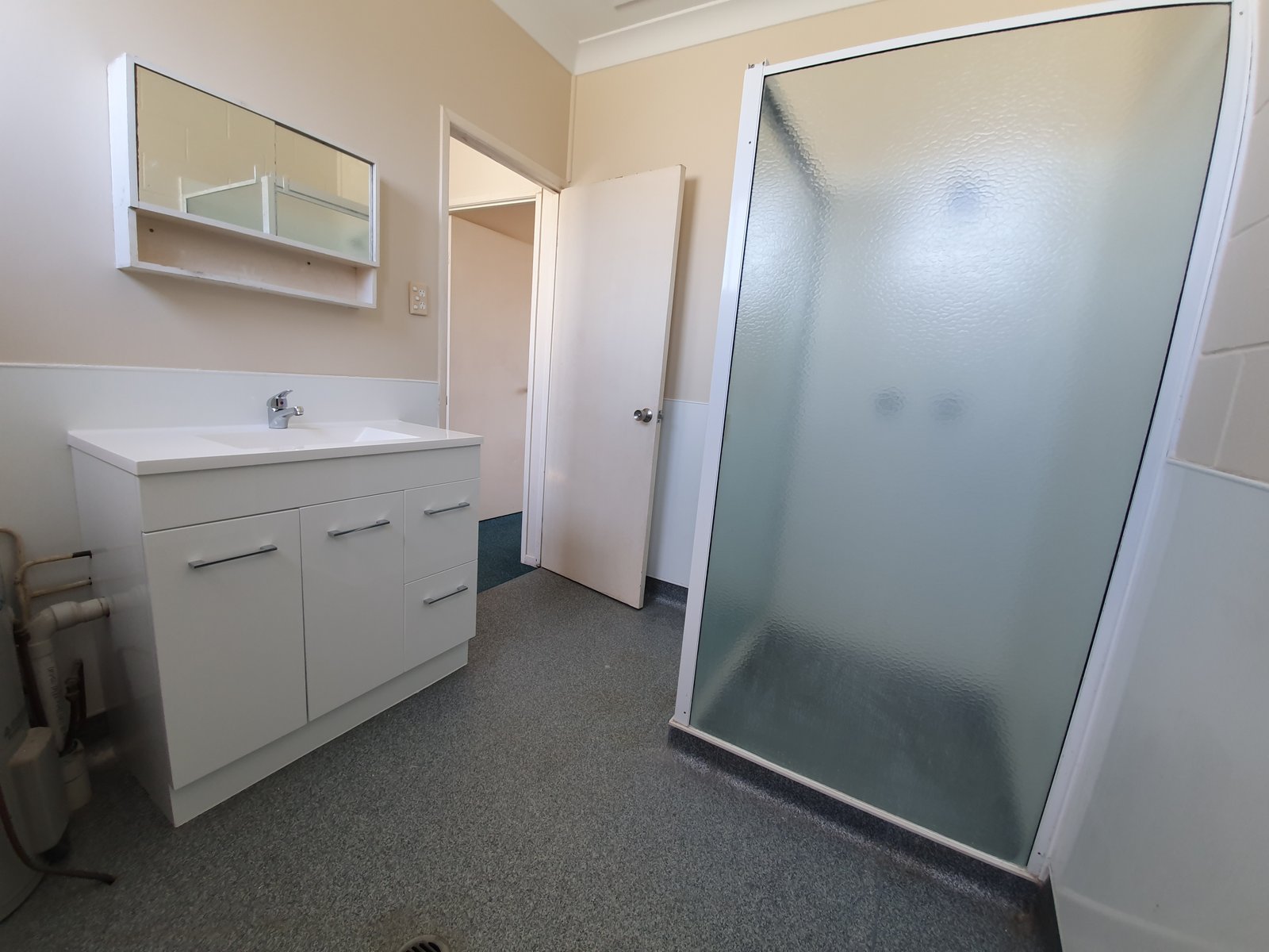 1/6 Robert Street PROSERPINE 9