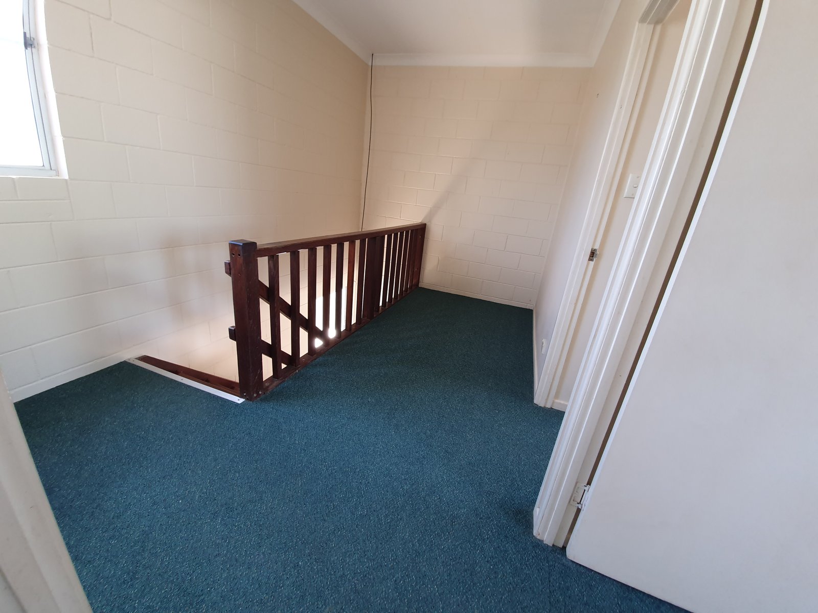 1/6 Robert Street PROSERPINE 10