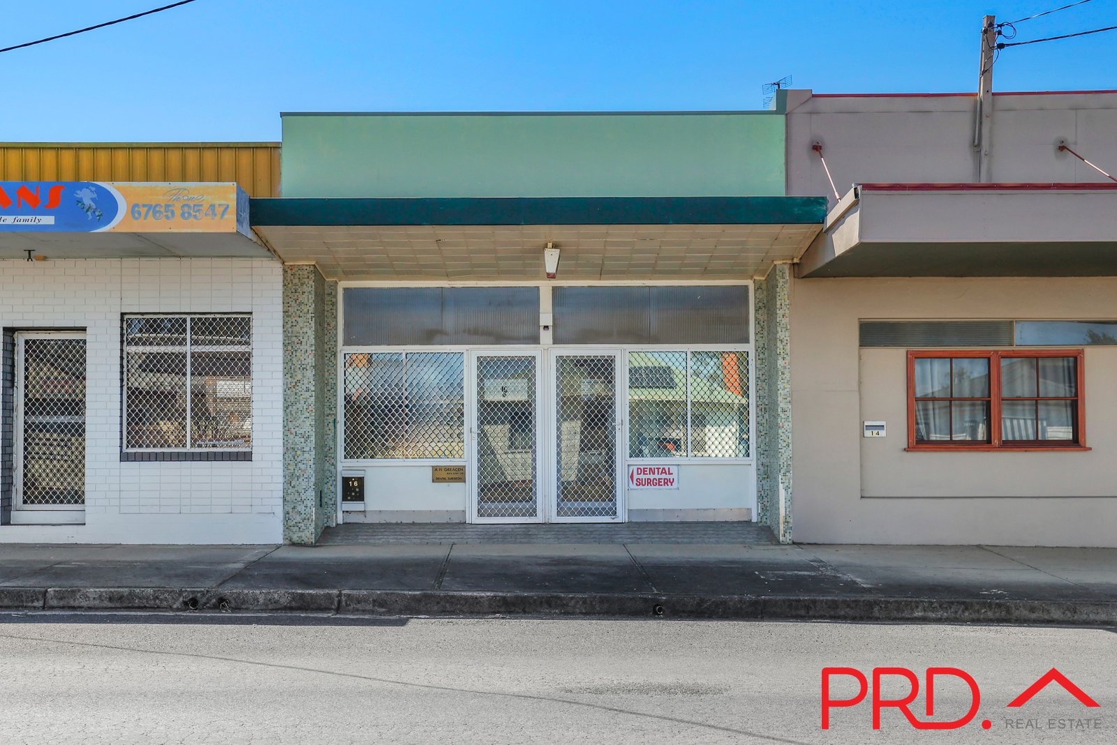 16 Robert Street TAMWORTH 1