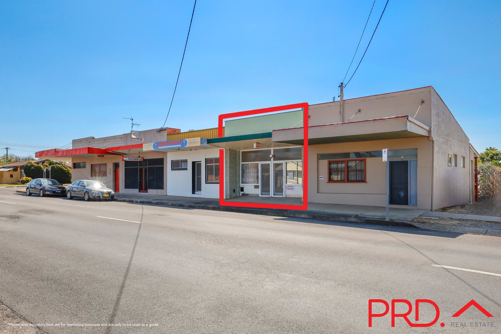 16 Robert Street TAMWORTH 2