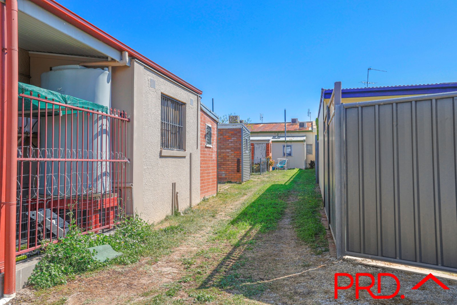 16 Robert Street TAMWORTH 11