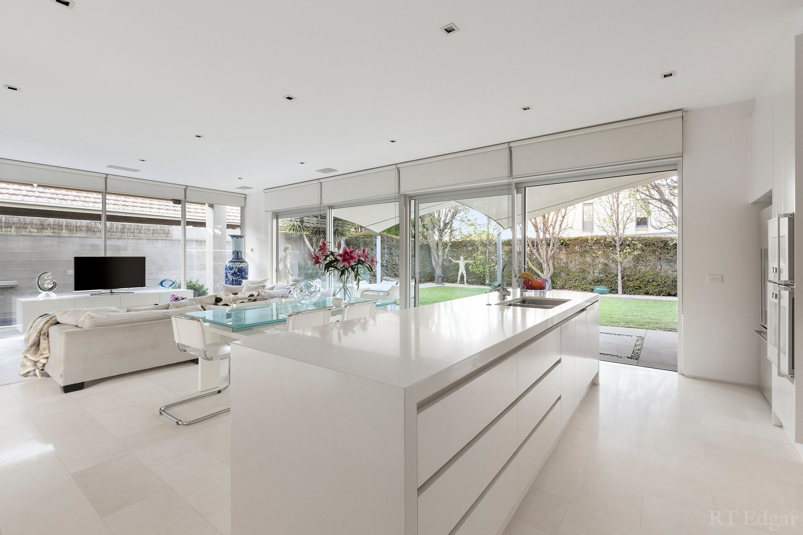 Real Estate and Property in 16 Rosemont Avenue, Caulfield North, VIC