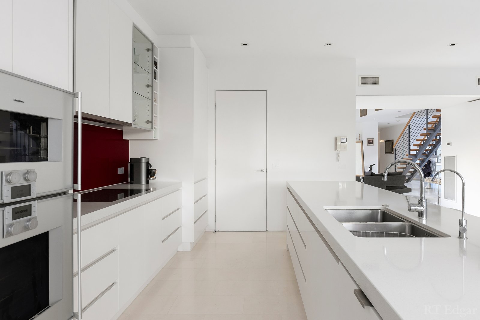 Real Estate and Property in 16 Rosemont Avenue, Caulfield North, VIC