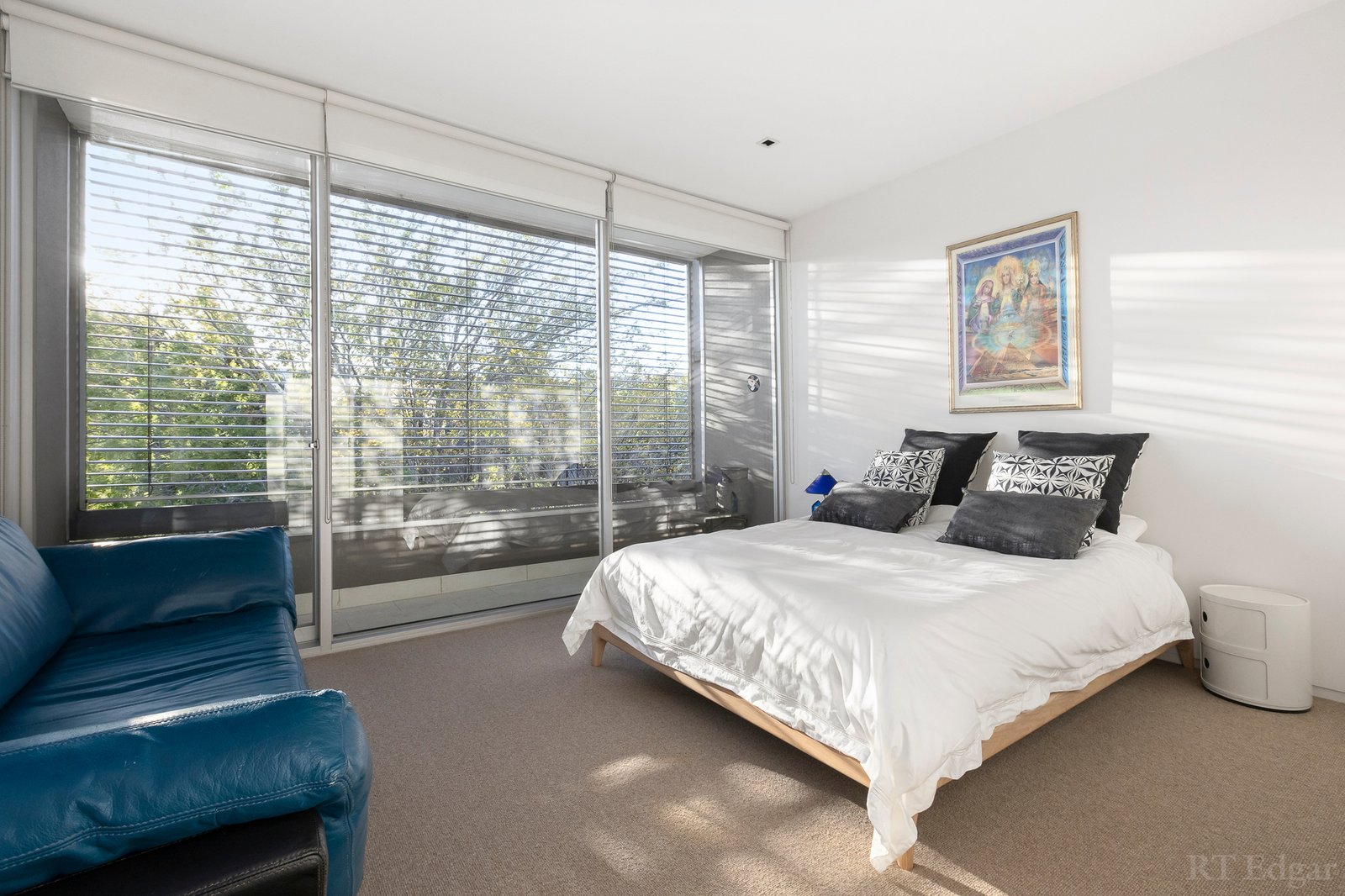Real Estate and Property in 16 Rosemont Avenue, Caulfield North, VIC