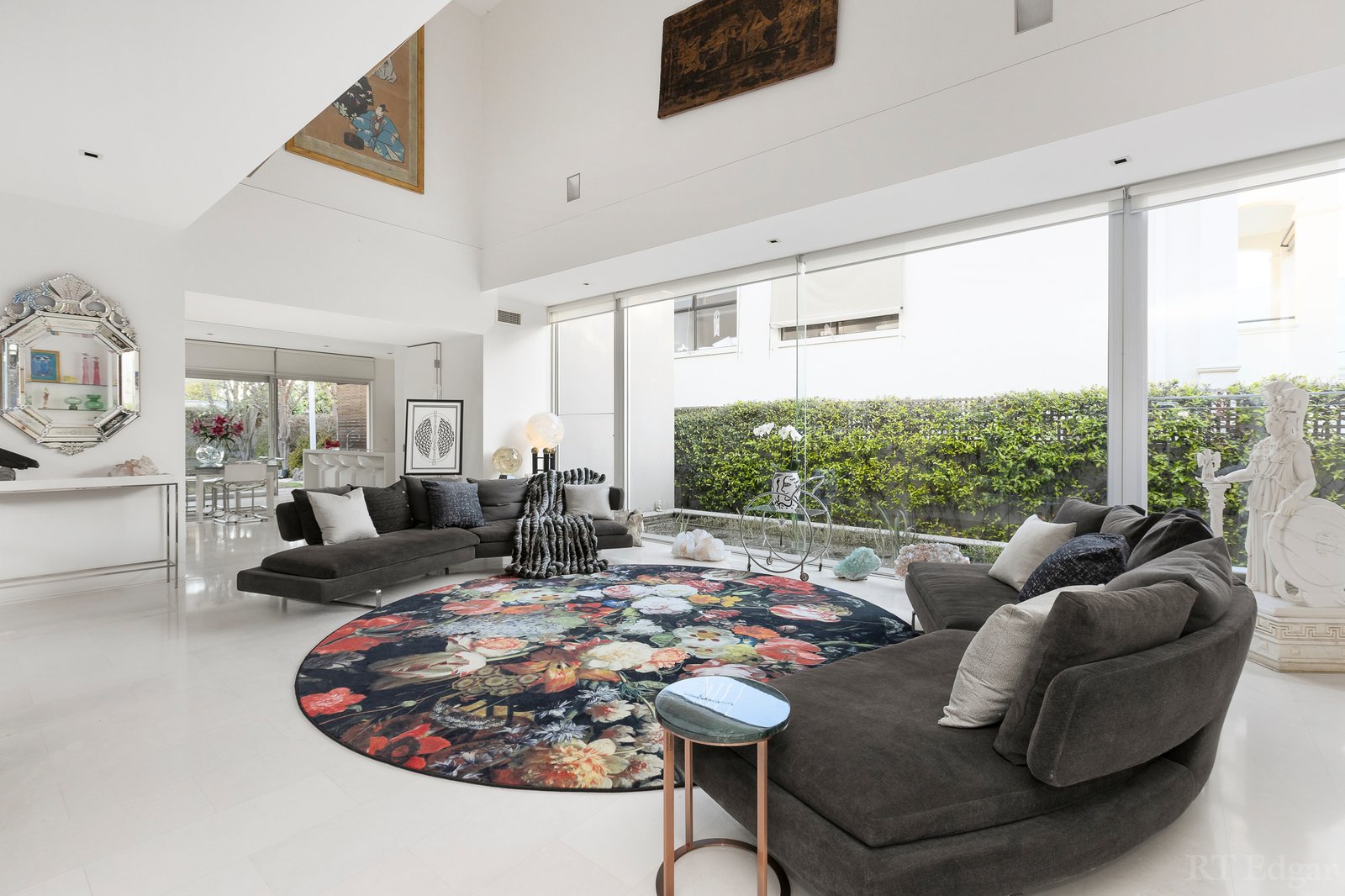 Real Estate and Property in 16 Rosemont Avenue, Caulfield North, VIC