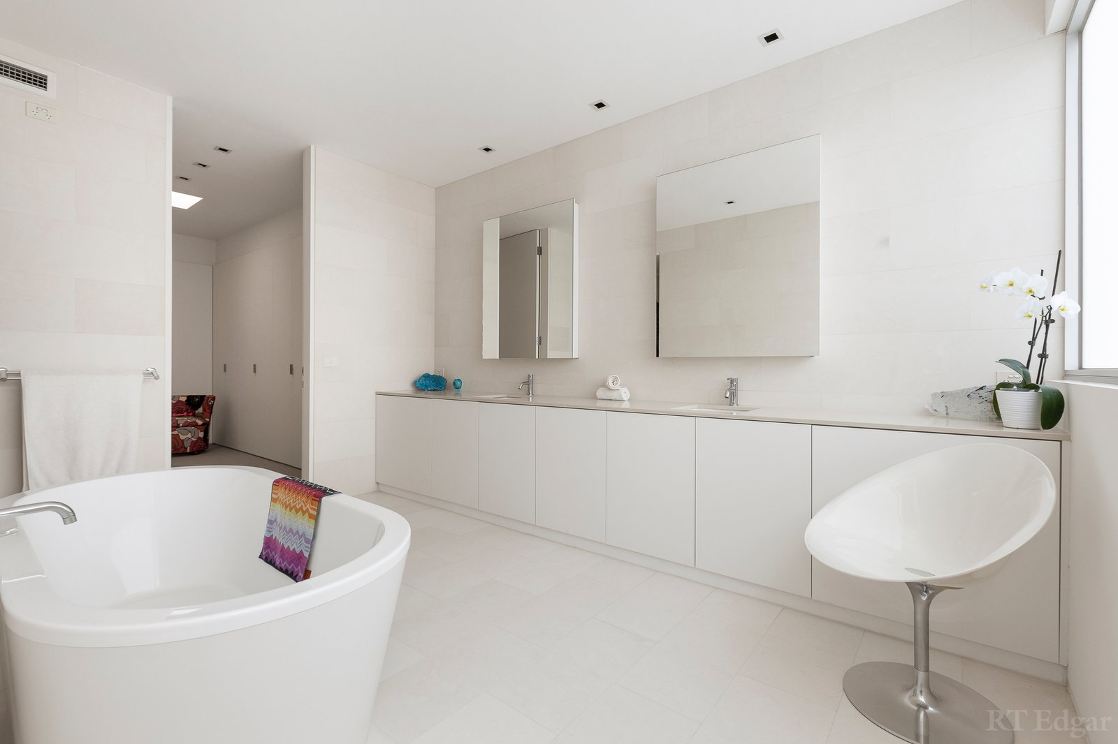 Real Estate and Property in 16 Rosemont Avenue, Caulfield North, VIC