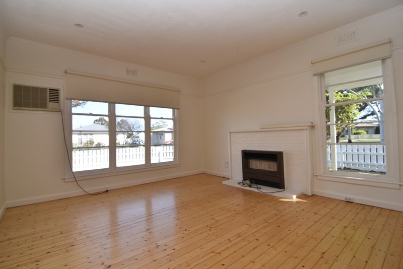 Photos: 1/6 Rotella Avenue