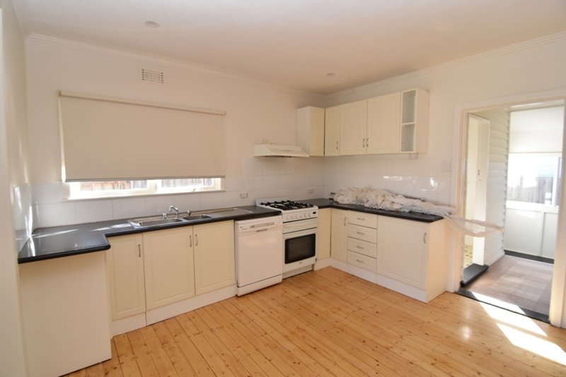 Gallery: 1/6 Rotella Avenue