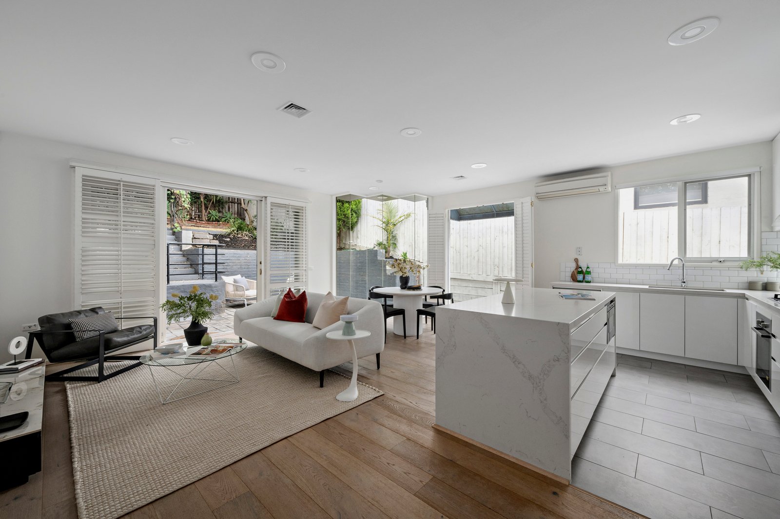 16 Ruabon Road, Toorak, 3142