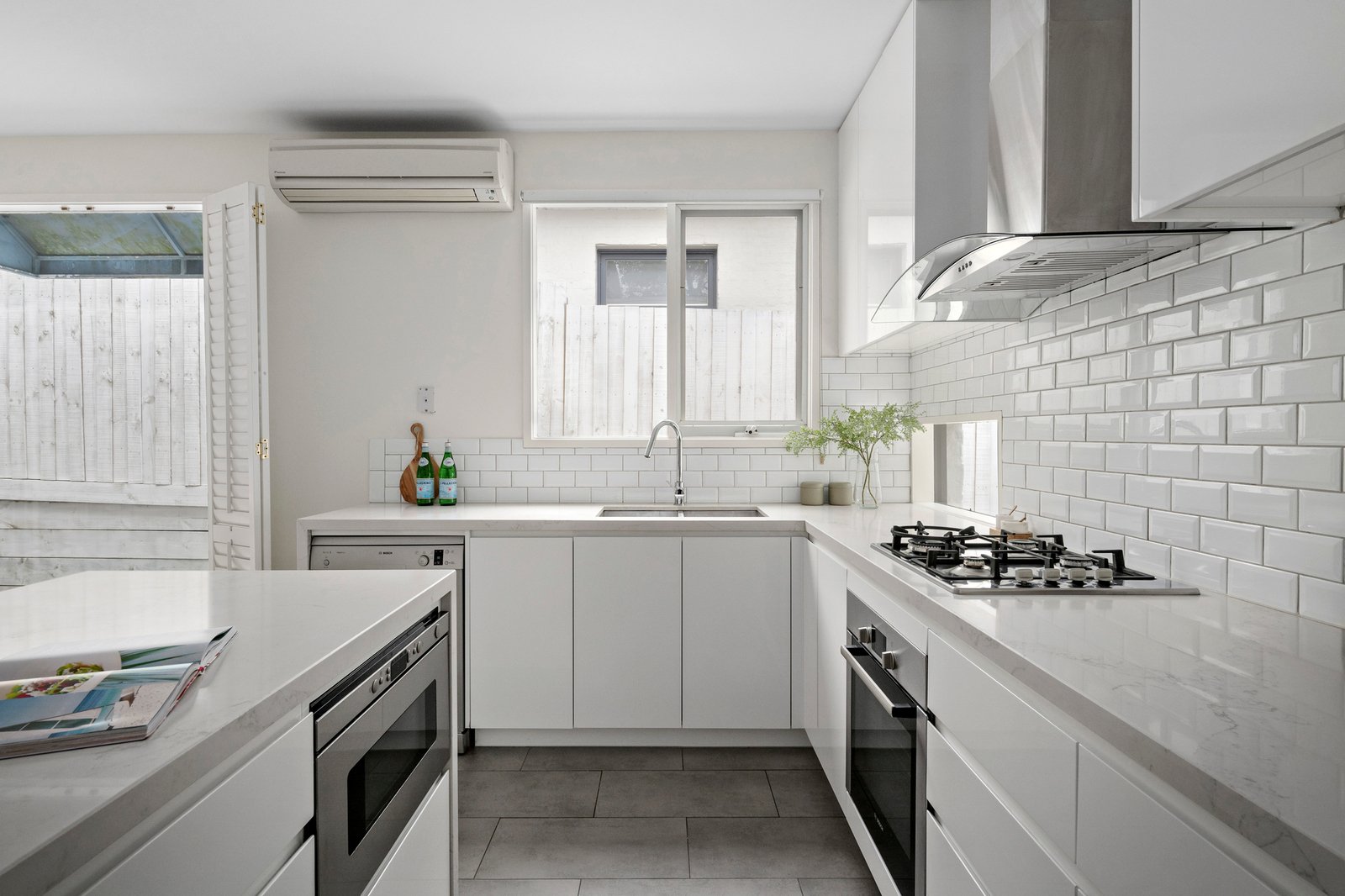 16 Ruabon Road, Toorak, 3142