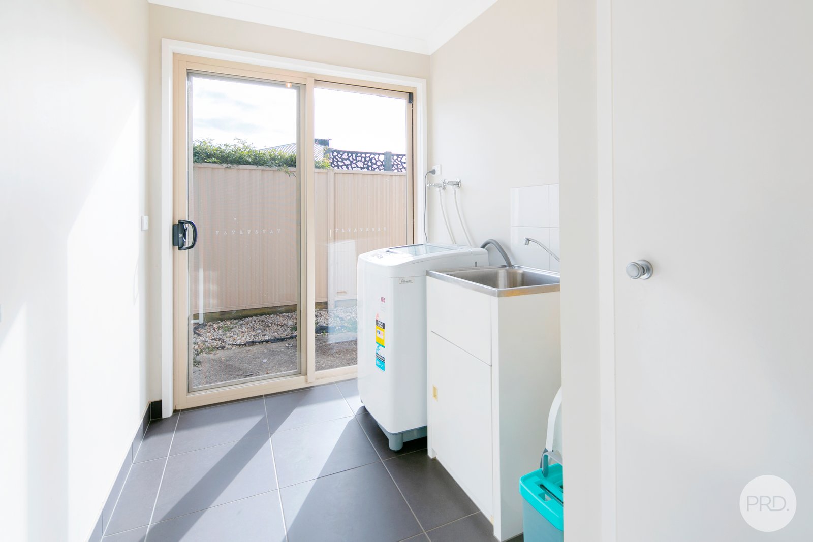 1/6 Ruby Close DELACOMBE 6