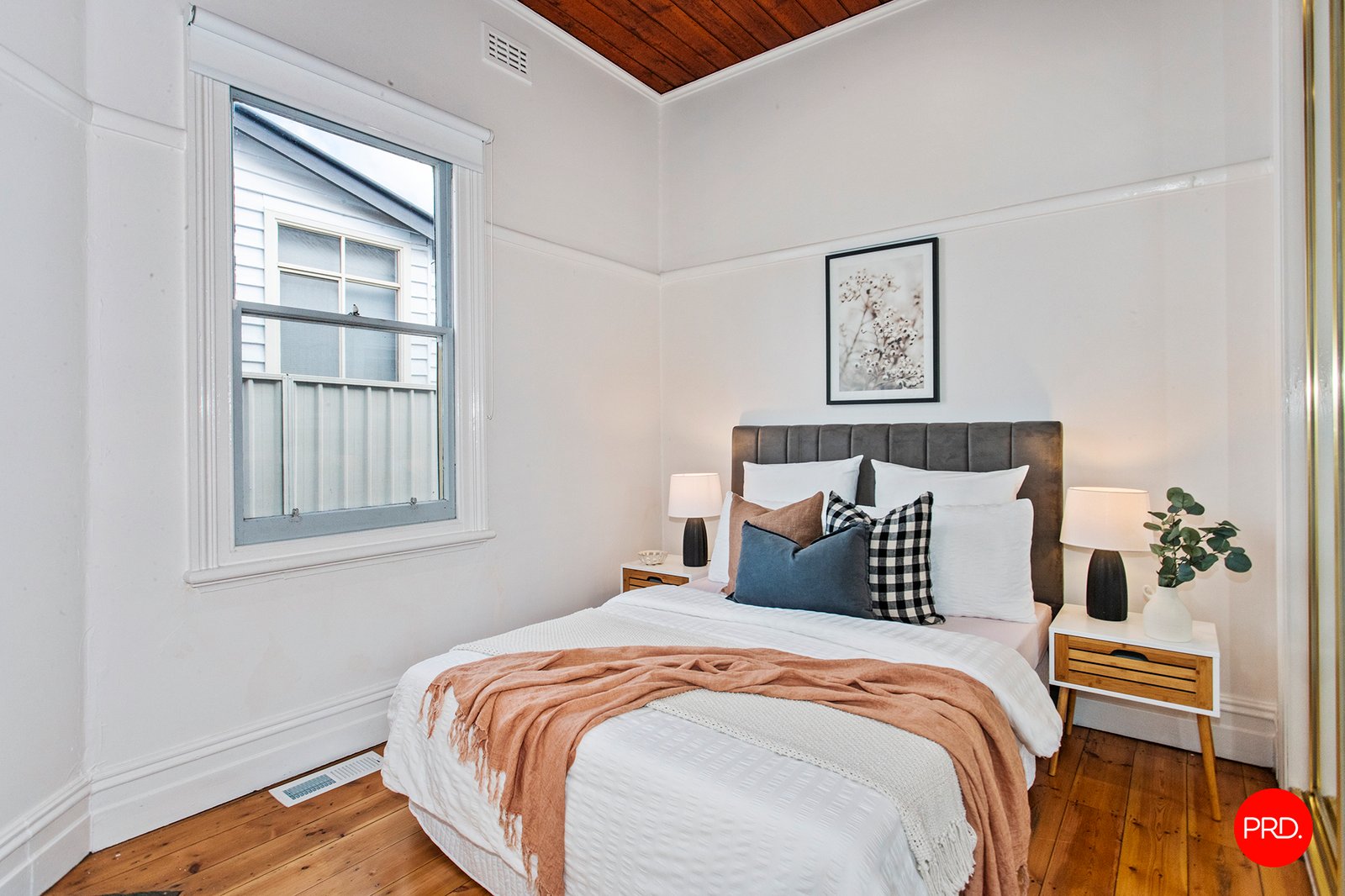 16 Russell Street QUARRY HILL 5