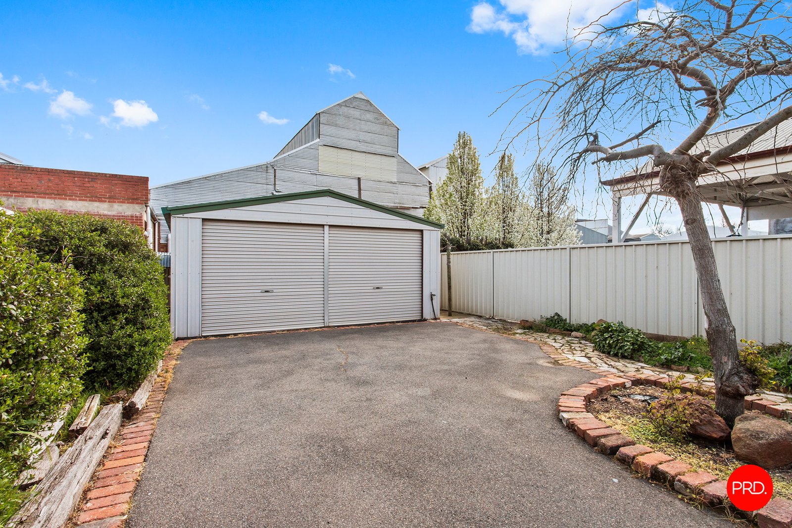 16 Russell Street QUARRY HILL 11