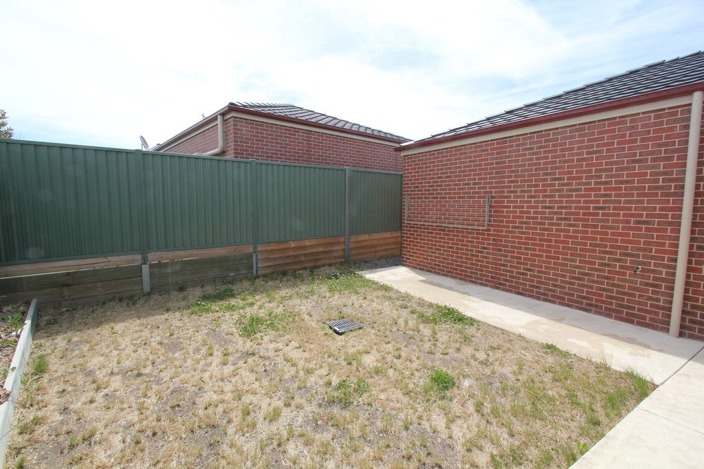 1/6 Sainsbury Court MOUNT CLEAR 17