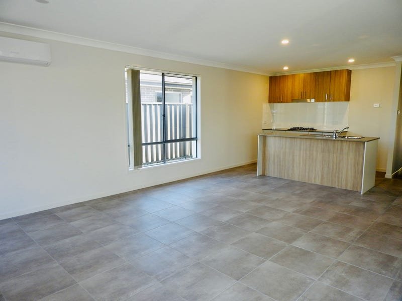 16 Sandcastle Street FERN BAY 3