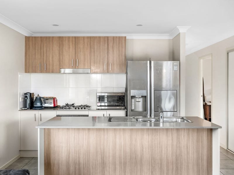 16 Sandcastle Street FERN BAY 5