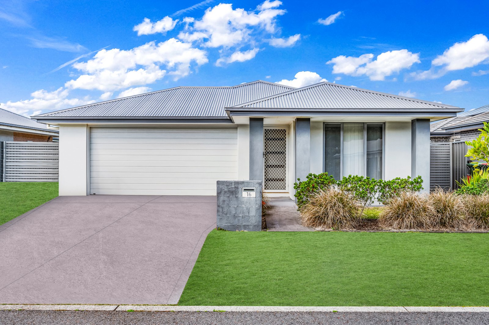 16 Sandcastle Street FERN BAY 1
