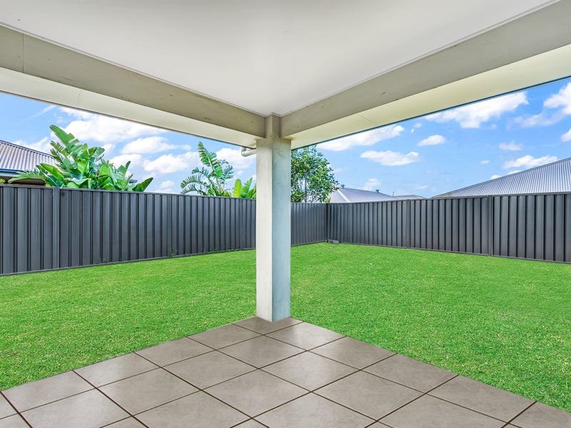 16 Sandcastle Street FERN BAY 9