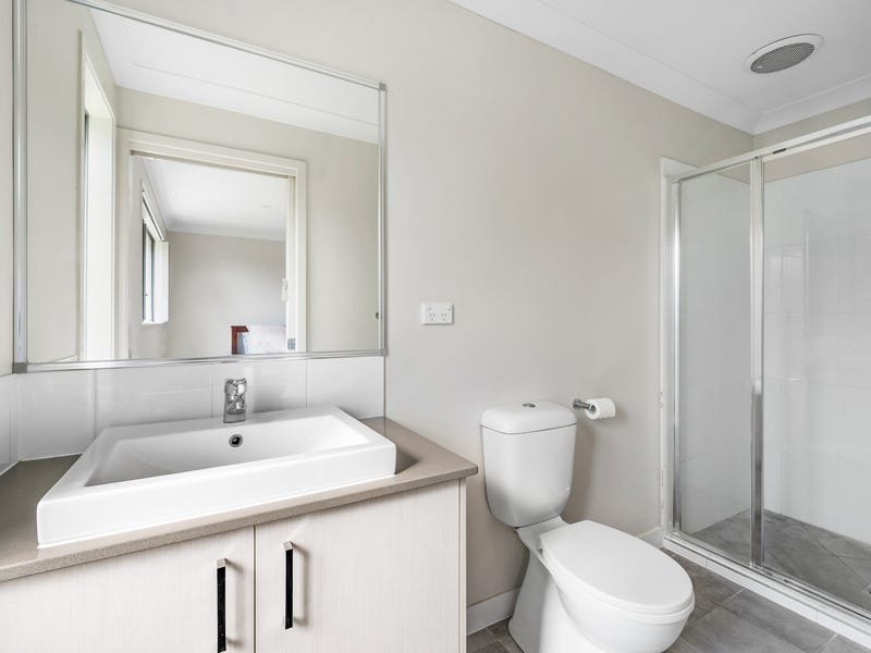 16 Sandcastle Street FERN BAY 11