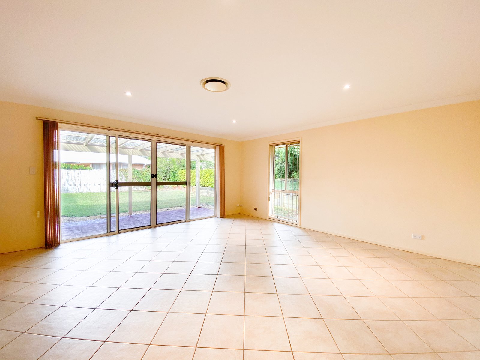 16 Sandpiper Avenue SALAMANDER BAY 2