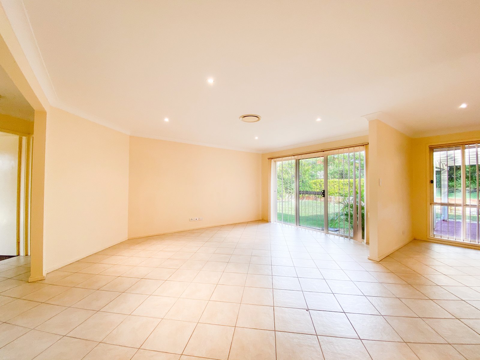16 Sandpiper Avenue SALAMANDER BAY 4