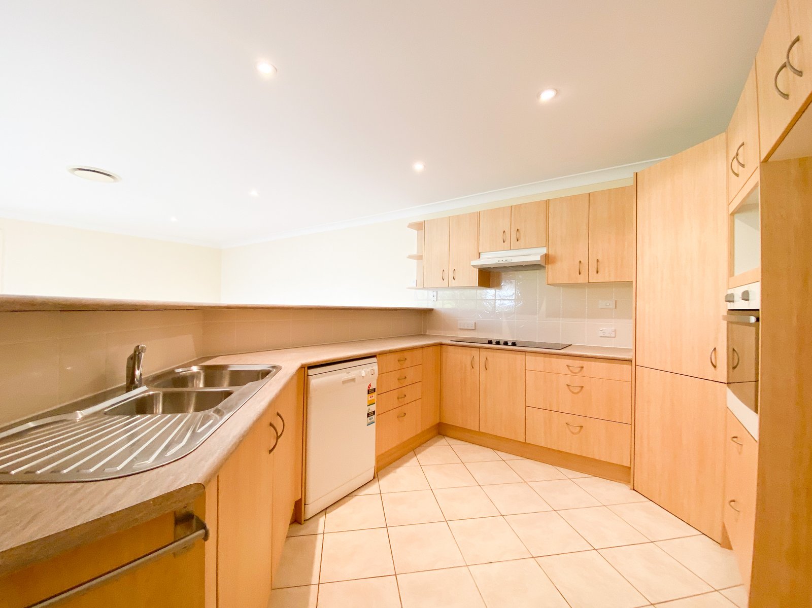 16 Sandpiper Avenue SALAMANDER BAY 2