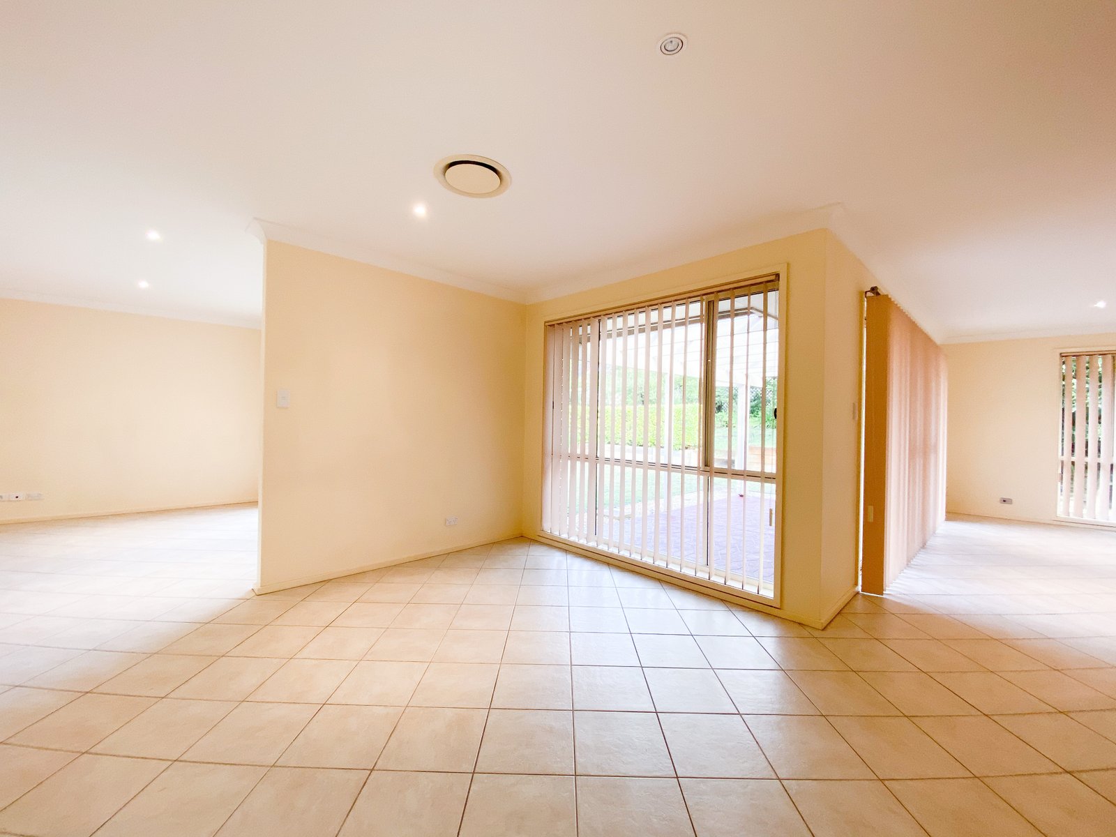 16 Sandpiper Avenue SALAMANDER BAY 4
