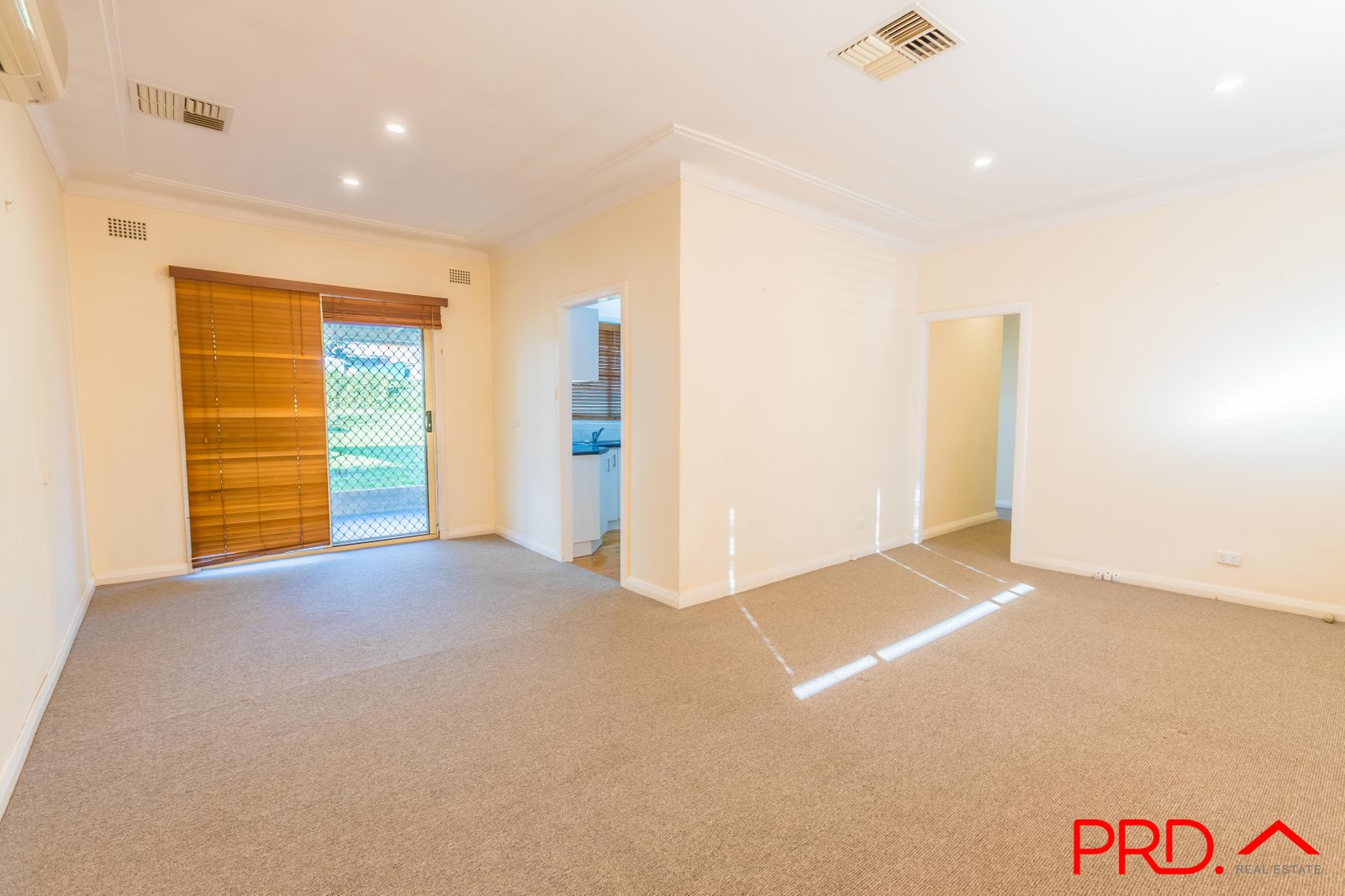16 Sapphire Crescent TAMWORTH 4
