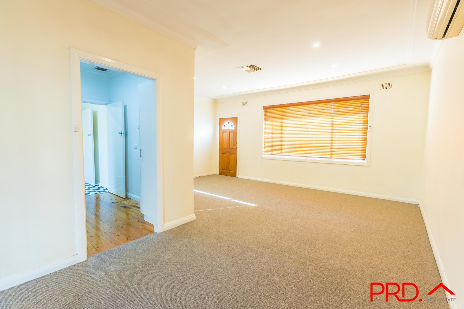 16 Sapphire Crescent TAMWORTH 5