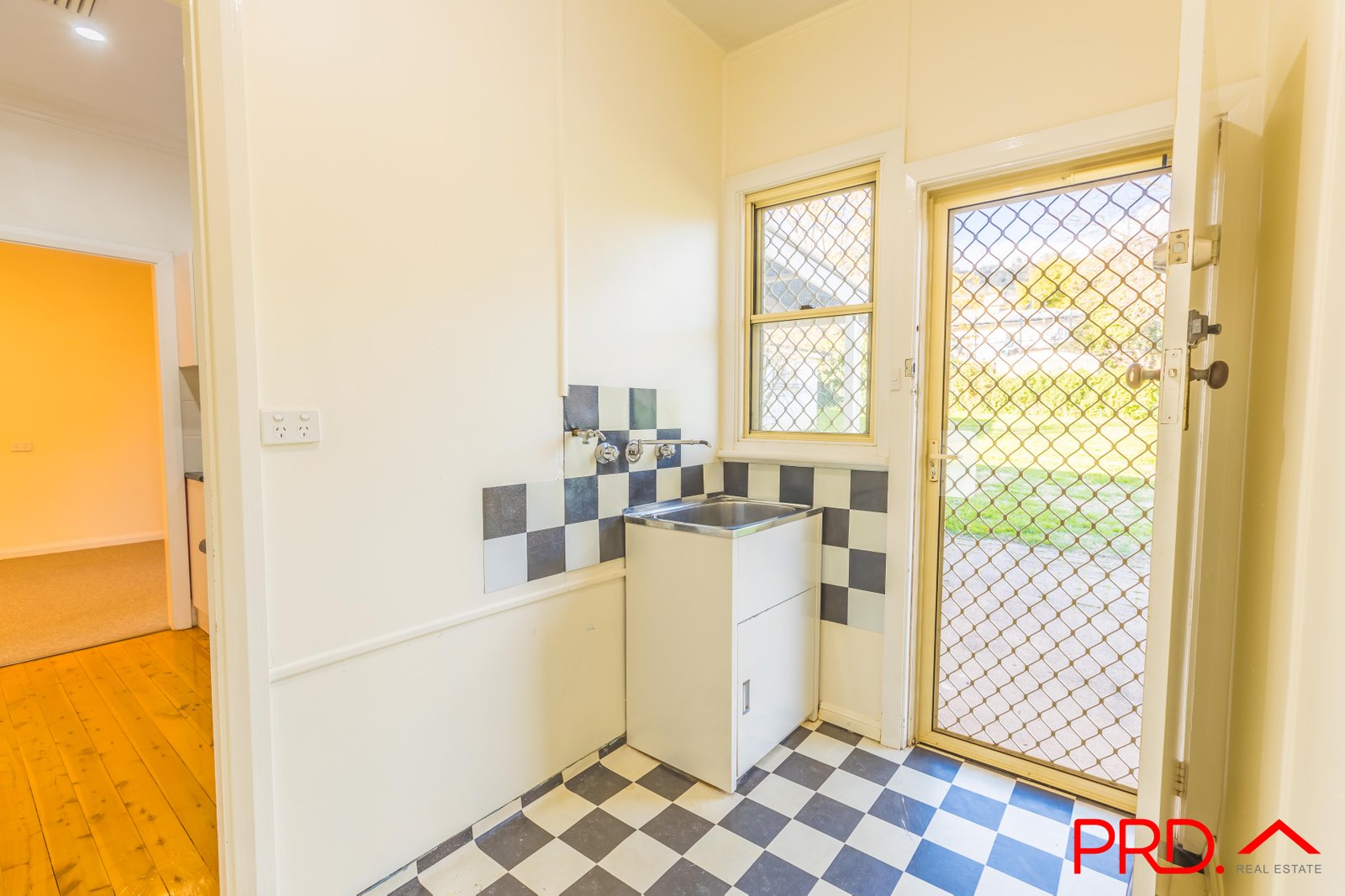 16 Sapphire Crescent TAMWORTH 8