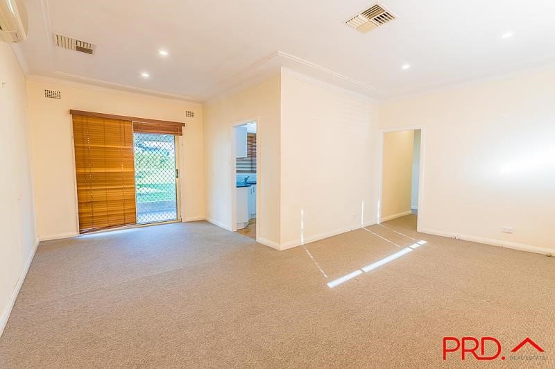 16 Sapphire Crescent TAMWORTH 4