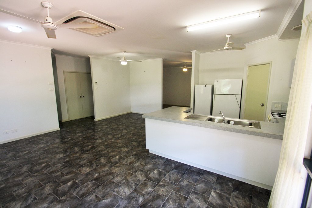 16 Sayonara Road CABLE BEACH 4