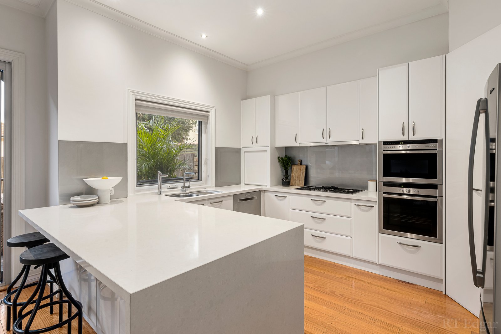 Real Estate and Property in 16 Scotch Circuit, Hawthorn, VIC