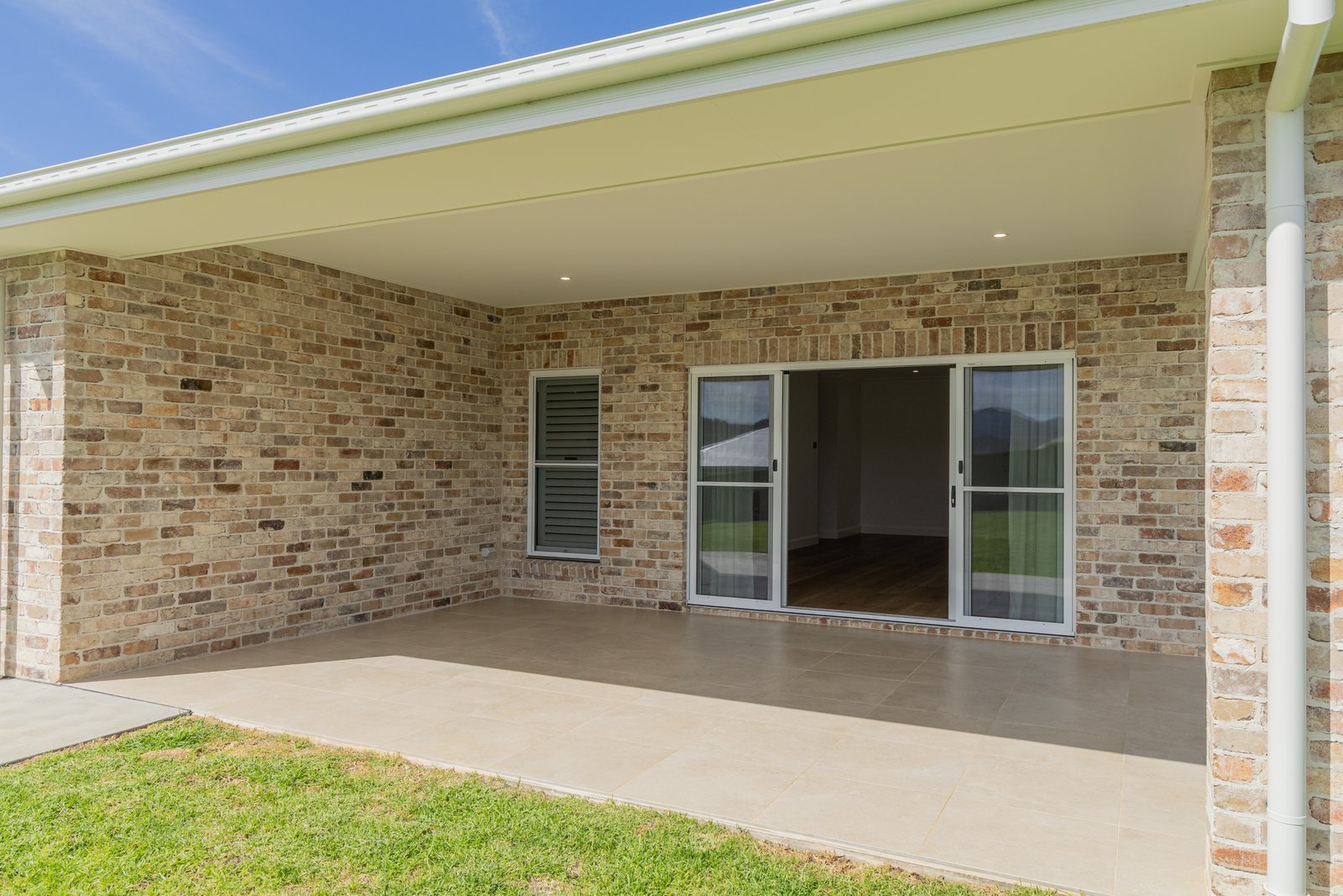 16 Sea Eagle Avenue TAMWORTH 24