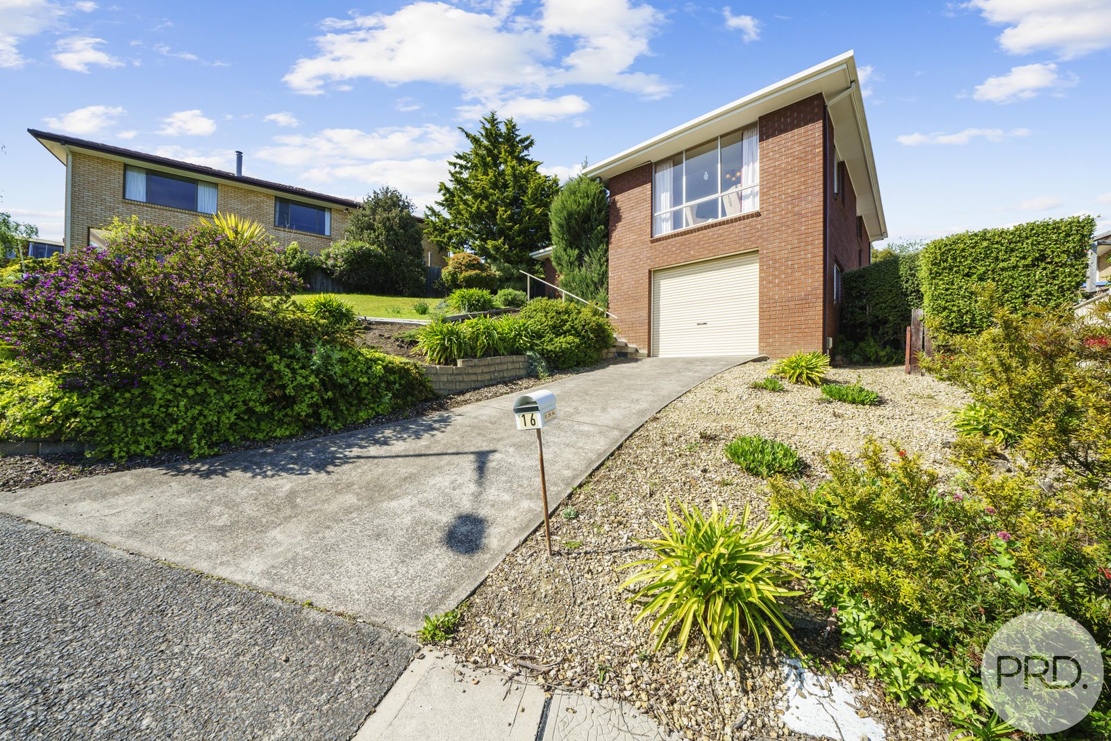 16 Shirley Boulevard LENAH VALLEY 1
