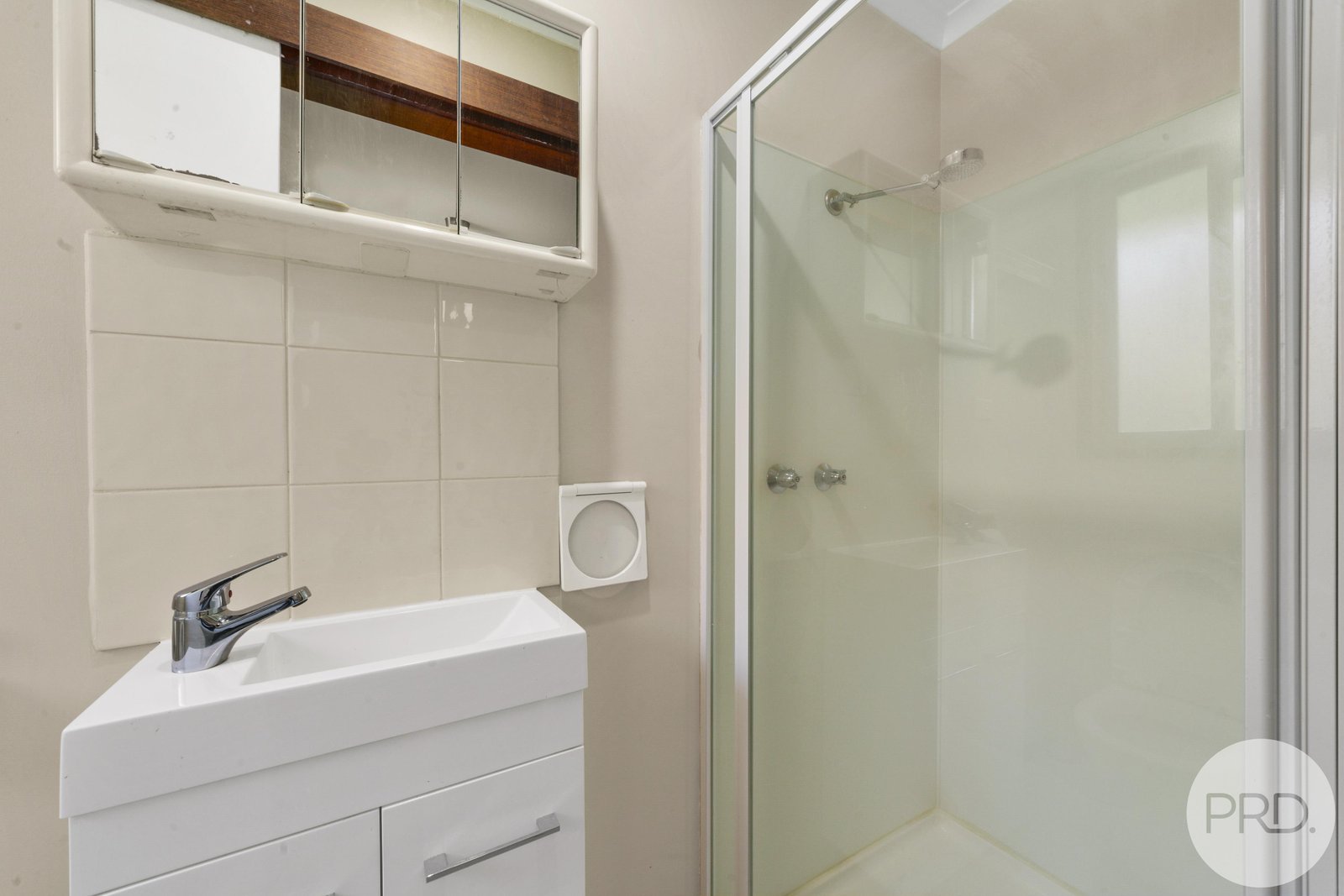 16 Shirley Boulevard LENAH VALLEY 12