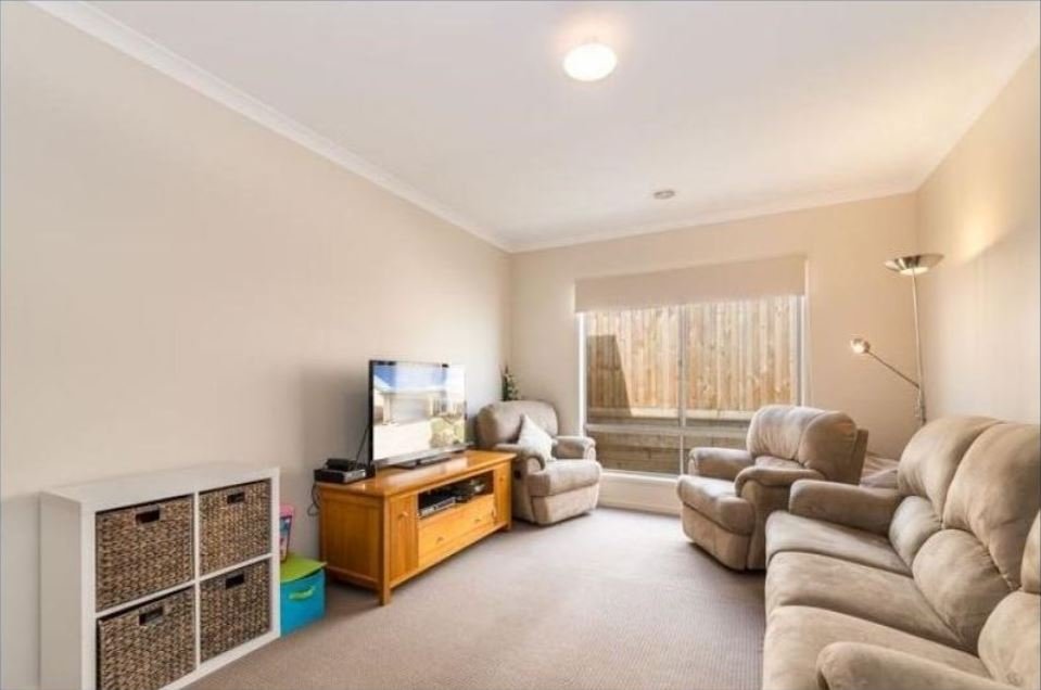 Gallery: 16 Shoaling Drive