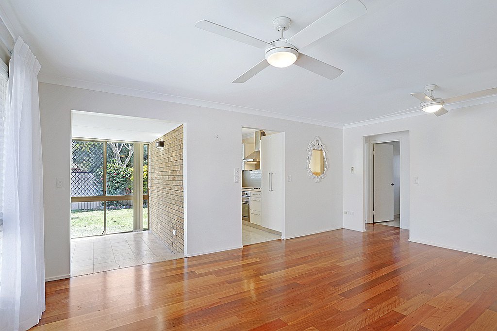 1/6 Shrike Court BURLEIGH WATERS 2