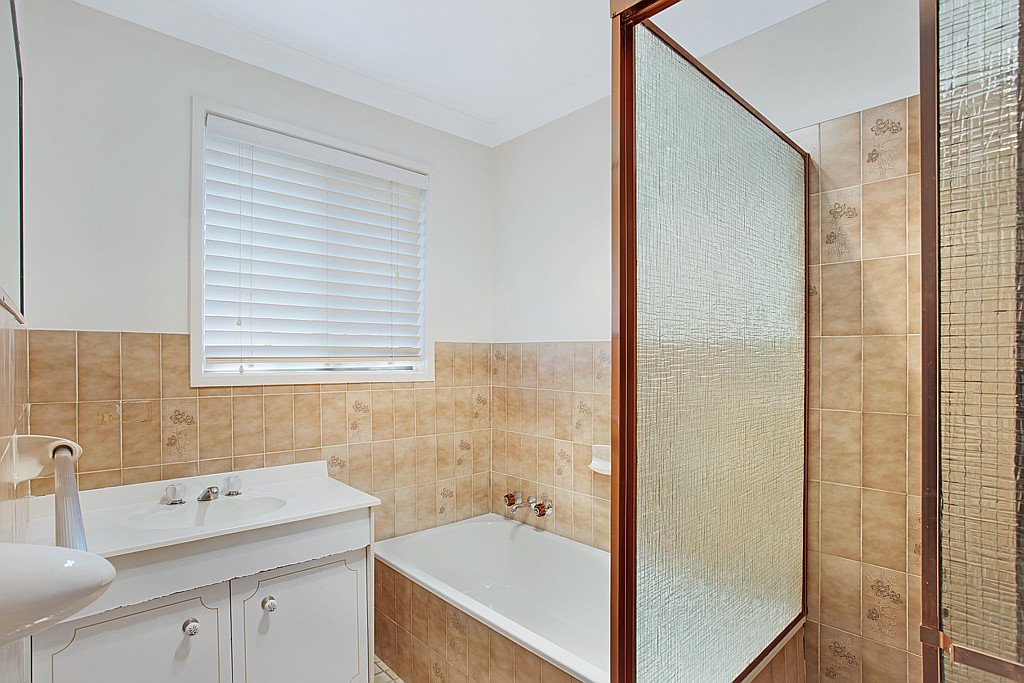 1/6 Shrike Court BURLEIGH WATERS 8